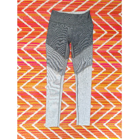 ***SOLD***✨Outdoor Voices✨ ☆ Leggings ☆ - Picture 2 of 6